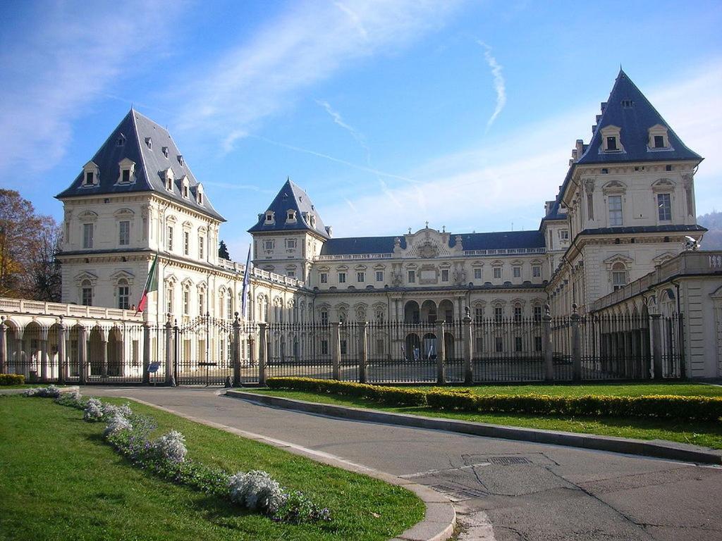 Torino Centro - La Casa Di Zoe Apartment ภายนอก รูปภาพ
